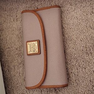 Dooney & Bourke wallet